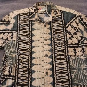 The Hawaiian original Hilo Hattie shirt.